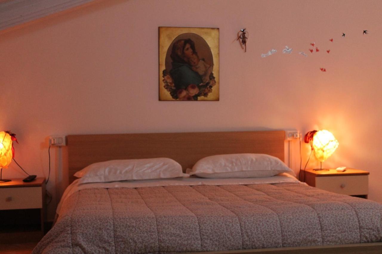 Appartement Mansarda Viti - Sguardo Su Frontone - Extérieur photo