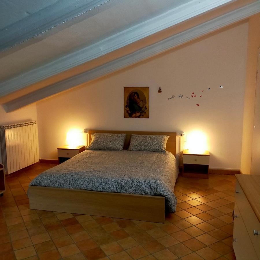 Appartement Mansarda Viti - Sguardo Su Frontone - Extérieur photo