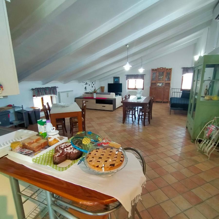 Appartement Mansarda Viti - Sguardo Su Frontone - Extérieur photo