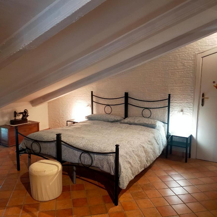 Appartement Mansarda Viti - Sguardo Su Frontone - Extérieur photo