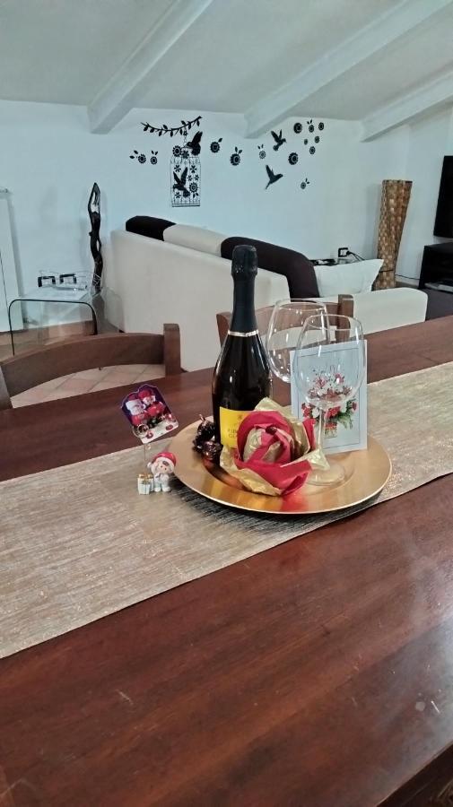 Appartement Mansarda Viti - Sguardo Su Frontone - Extérieur photo