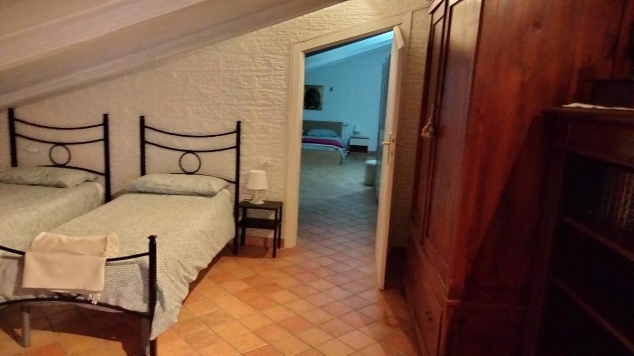 Appartement Mansarda Viti - Sguardo Su Frontone - Extérieur photo