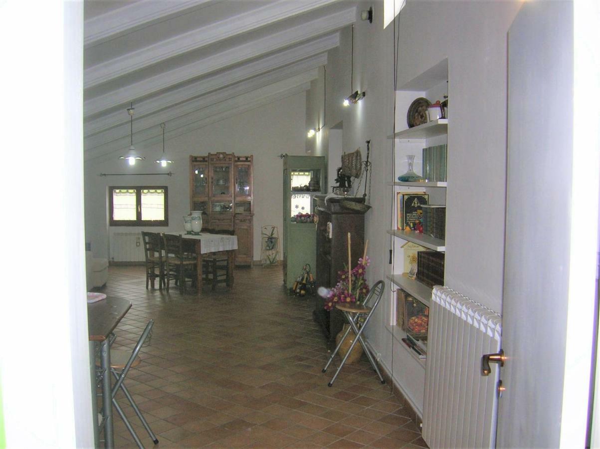 Appartement Mansarda Viti - Sguardo Su Frontone - Extérieur photo